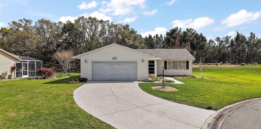 House in Leesburg, Florida 3 bedrooms, 135.64 sq.m. № 1720157