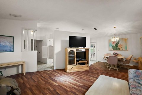 House in Leesburg, Florida 3 bedrooms, 135.64 sq.m. № 1720157 - photo 19