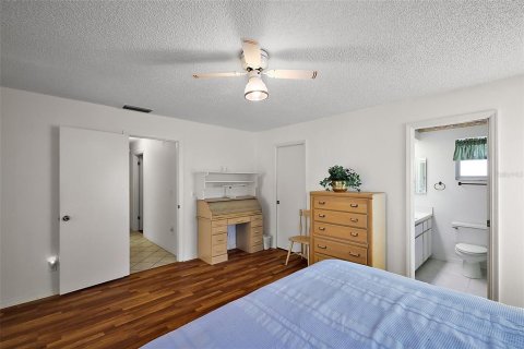 House in Leesburg, Florida 3 bedrooms, 135.64 sq.m. № 1720157 - photo 9