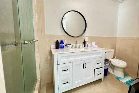 House in Fort Lauderdale, Florida 4 bedrooms, 144.46 sq.m. № 1953271 - photo 6