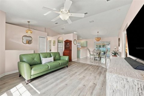 Villa ou maison à vendre à Palm Coast, Floride: 3 chambres, 132.01 m2 № 2433126 - photo 9