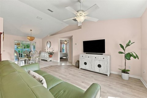 Villa ou maison à vendre à Palm Coast, Floride: 3 chambres, 132.01 m2 № 2433126 - photo 10
