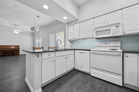 Condo in Gainesville, Florida, 2 bedrooms  № 1873031 - photo 8