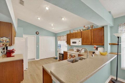 House in Gibsonton, Florida 3 bedrooms, 146.6 sq.m. № 1885932 - photo 8