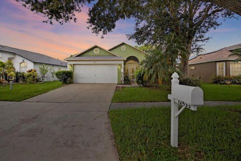 House in Gibsonton, Florida 3 bedrooms, 146.6 sq.m. № 1885932 - photo 1