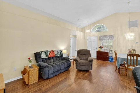 House in Gibsonton, Florida 3 bedrooms, 146.6 sq.m. № 1885932 - photo 6