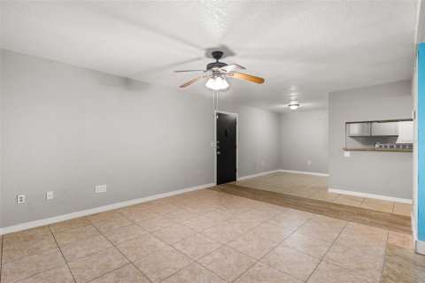 Condo in Altamonte Springs, Florida, 3 bedrooms  № 2236506 - photo 23