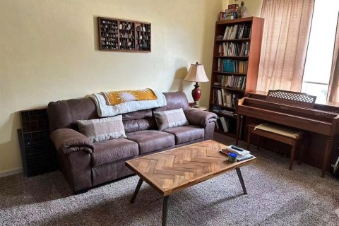 Condo in Gainesville, Florida, 2 bedrooms  № 2221700 - photo 2