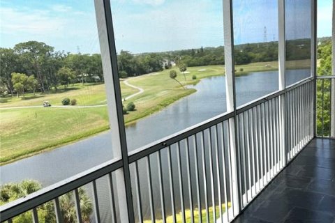 Condo in Largo, Florida, 2 bedrooms  № 2201155 - photo 6