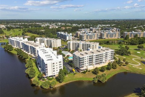 Condo in Largo, Florida, 2 bedrooms № 2201155