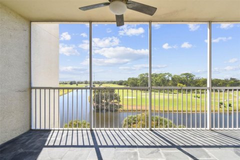 Condo in Largo, Florida, 2 bedrooms  № 2201155 - photo 2