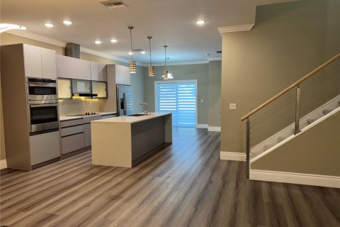 Adosado en venta en Davenport, Florida, 4 dormitorios, 210.7 m2 № 1884185 - foto 5