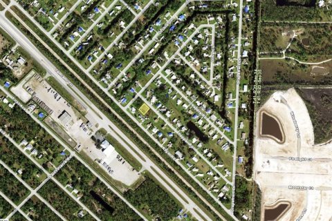 Terreno en venta en Punta Gorda, Florida № 2161424 - foto 3