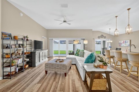 Casa en venta en The Villages, Florida, 3 dormitorios, 159.98 m2 № 1899913 - foto 9