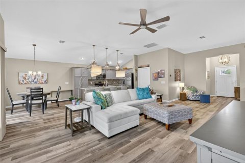 Casa en venta en The Villages, Florida, 3 dormitorios, 159.98 m2 № 1899913 - foto 11
