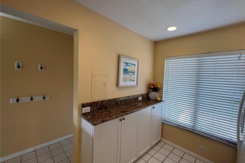 Condominio en alquiler en Saint Petersburg, Florida, 2 dormitorios, 82.68 m2 № 1833602 - foto 6