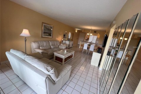 Condominio en alquiler en Saint Petersburg, Florida, 2 dormitorios, 82.68 m2 № 1833602 - foto 13
