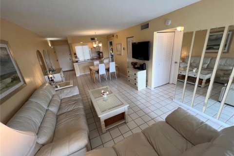 Condominio en alquiler en Saint Petersburg, Florida, 2 dormitorios, 82.68 m2 № 1833602 - foto 14