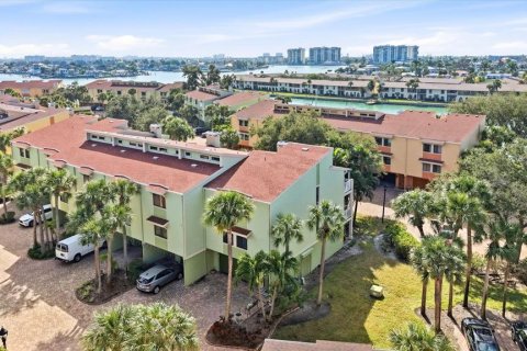 Touwnhouse à Treasure Island, Floride 3 chambres, 188.13 m2 № 2110147