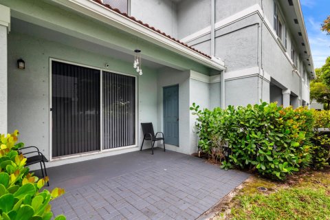 Townhouse in Riviera Beach, Florida 3 bedrooms, 144.56 sq.m. № 2250103 - photo 16