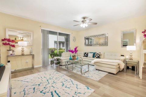 Townhouse in Riviera Beach, Florida 3 bedrooms, 144.56 sq.m. № 2250103 - photo 3