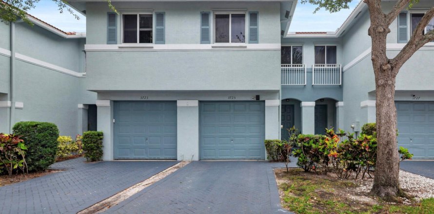 Townhouse in Riviera Beach, Florida 3 bedrooms, 144.56 sq.m. № 2250103