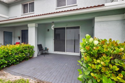 Townhouse in Riviera Beach, Florida 3 bedrooms, 144.56 sq.m. № 2250103 - photo 18