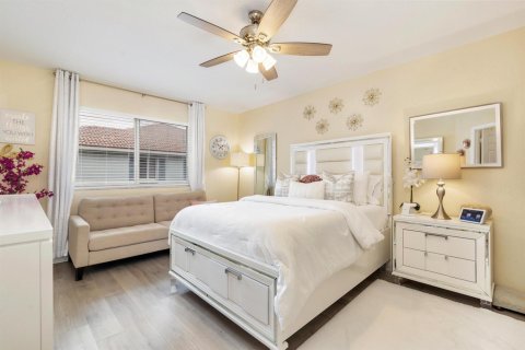 Townhouse in Riviera Beach, Florida 3 bedrooms, 144.56 sq.m. № 2250103 - photo 8