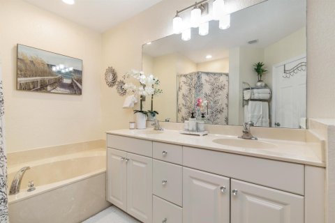 Townhouse in Riviera Beach, Florida 3 bedrooms, 144.56 sq.m. № 2250103 - photo 11