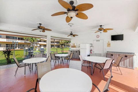 Condominio en venta en Hollywood, Florida, 2 dormitorios, 89.93 m2 № 1828877 - foto 15