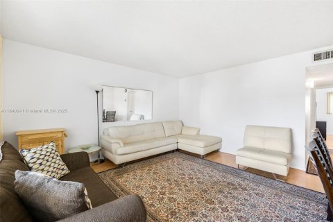 Condominio en venta en Hollywood, Florida, 2 dormitorios, 89.93 m2 № 1828877 - foto 6