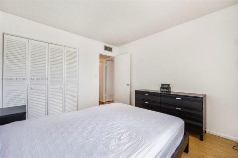Condominio en venta en Hollywood, Florida, 2 dormitorios, 89.93 m2 № 1828877 - foto 9