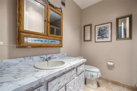 Condominio en venta en Hollywood, Florida, 2 dormitorios, 89.93 m2 № 1828877 - foto 11