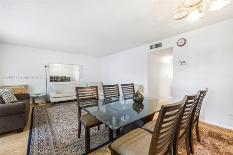 Condominio en venta en Hollywood, Florida, 2 dormitorios, 89.93 m2 № 1828877 - foto 4