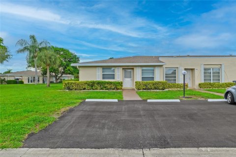 House in Boca Raton, Florida 2 bedrooms, 123.75 sq.m. № 1939124 - photo 24
