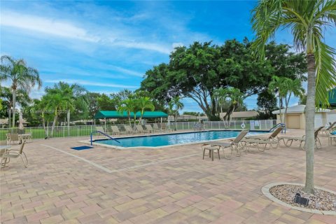 House in Boca Raton, Florida 2 bedrooms, 123.75 sq.m. № 1939124 - photo 29