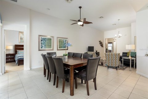 Villa ou maison à vendre à Kissimmee, Floride: 4 chambres, 174.47 m2 № 2148236 - photo 5