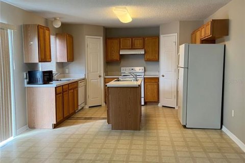 Casa en alquiler en Kissimmee, Florida, 4 dormitorios, 259.85 m2 № 1919178 - foto 7