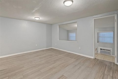 Appartement à louer à Tampa, Floride: 2 chambres, 53.42 m2 № 2408399 - photo 5