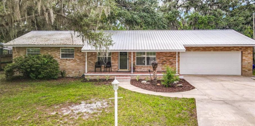 House in DeLand, Florida 3 bedrooms, 171.31 sq.m. № 1725226
