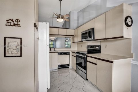 Купить кондоминиум в Лейк-Уорт, Флорида 2 спальни, 110.18м2, № 2043499 - фото 6