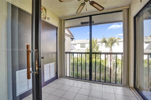 Купить кондоминиум в Лейк-Уорт, Флорида 2 спальни, 110.18м2, № 2043499 - фото 28