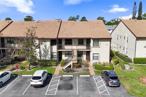 Купить кондоминиум в Лейк-Уорт, Флорида 2 спальни, 110.18м2, № 2043499 - фото 3