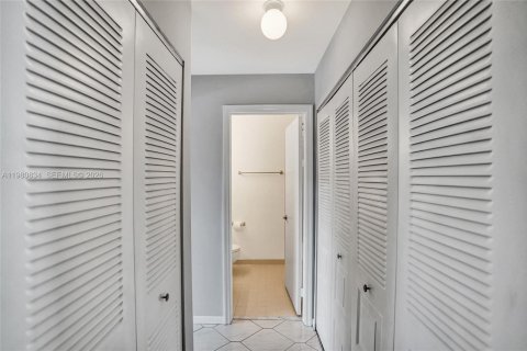 Купить кондоминиум в Лейк-Уорт, Флорида 2 спальни, 110.18м2, № 2043499 - фото 15