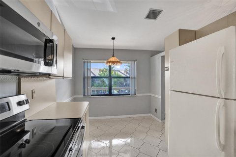 Купить кондоминиум в Лейк-Уорт, Флорида 2 спальни, 110.18м2, № 2043499 - фото 9