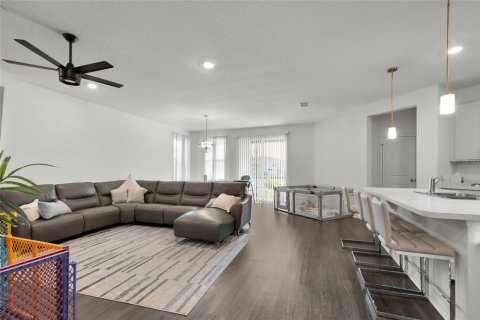 House in Davenport, Florida 4 bedrooms, 184.78 sq.m. № 1769853 - photo 8