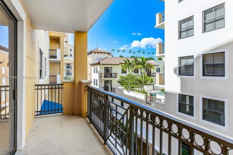 Condo in Miami, Florida, 2 bedrooms № 2070365 - photo 6