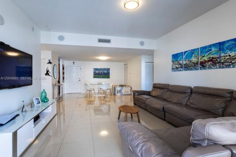 Condo in Miami, Florida, 2 bedrooms № 2070365