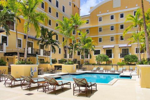 Condo in Miami, Florida, 2 bedrooms № 2070365 - photo 22