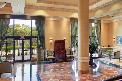 Condo in Miami, Florida, 2 bedrooms № 2070365 - photo 19